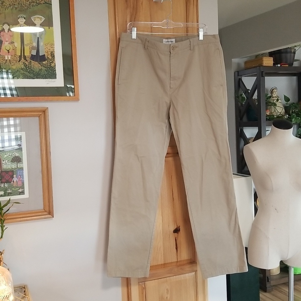 Calvin Klein flat front Chino 100% Cotton Khaki 34x32 Mens